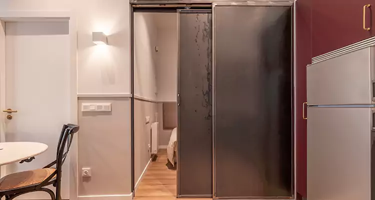 We Fix Closet Sliding Door in Country Walk, FL 