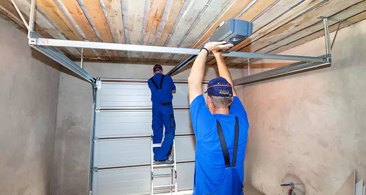 Garage Door Opener Technician in Country Walk, FL